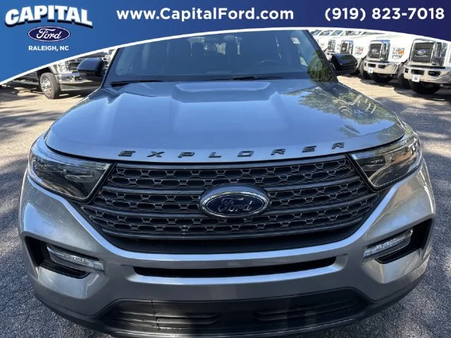 Used 2023 Silver Ford XLT image 10