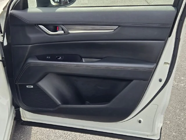 Used 2020 White Mazda Grand Touring image 4