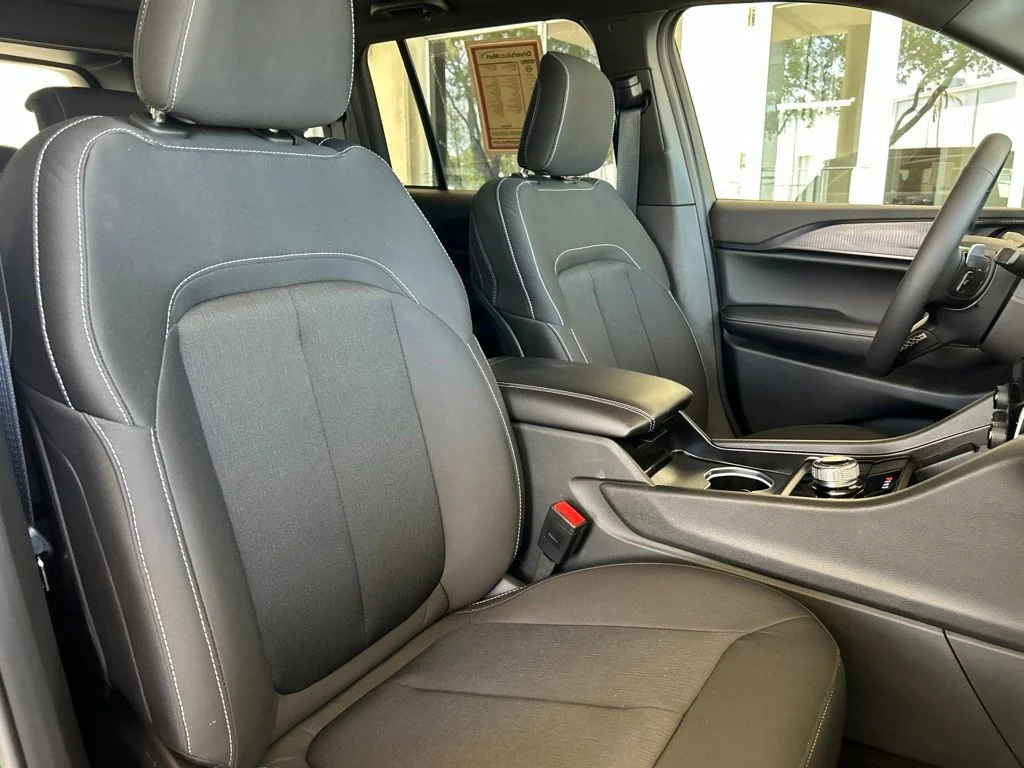 Used 2025 Black Jeep Laredo image 22