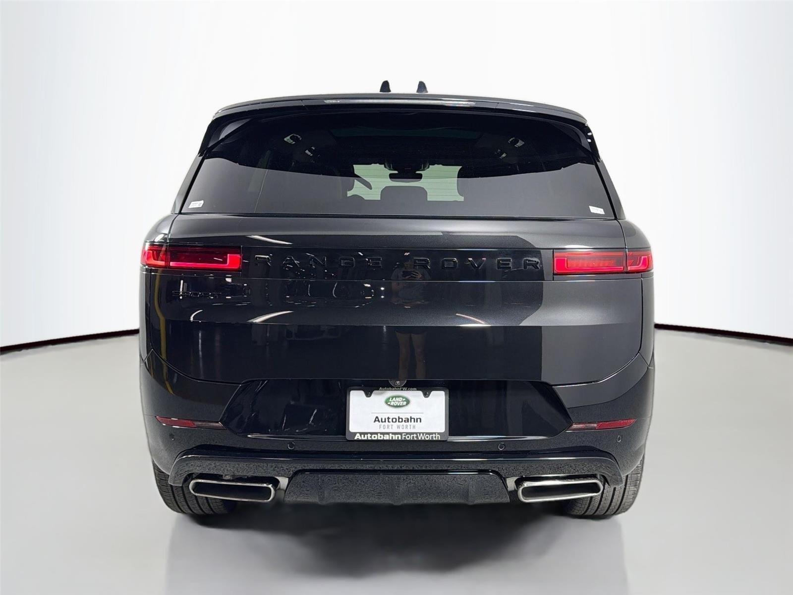 New 2026 Santorini Black LAND ROVER Dynamic SE image 6