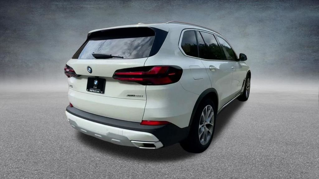 Used 2024 White BMW xDrive40i image 24