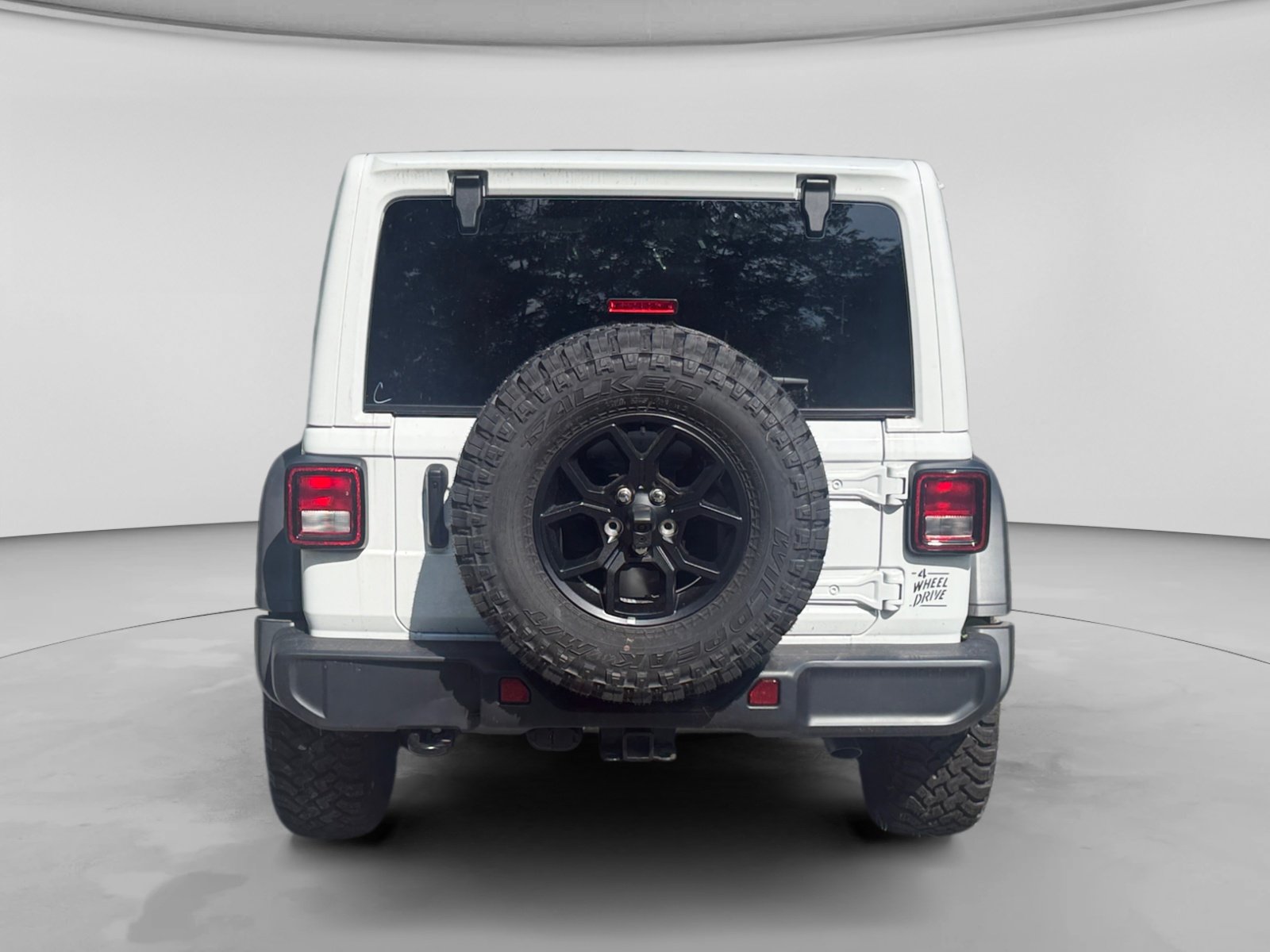 New 2026 Bright White Clear-Coat Exterior Paint Jeep  image 4