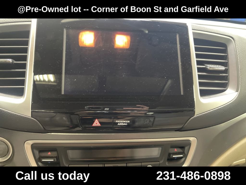 Used 2018 Red Honda EX-L image 18