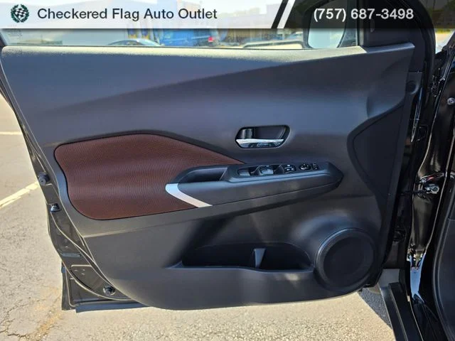 Used 2023 Super Black Nissan SR image 20