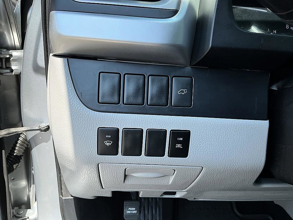 Used 2015 Silver Sky Metallic Toyota XLE image 13