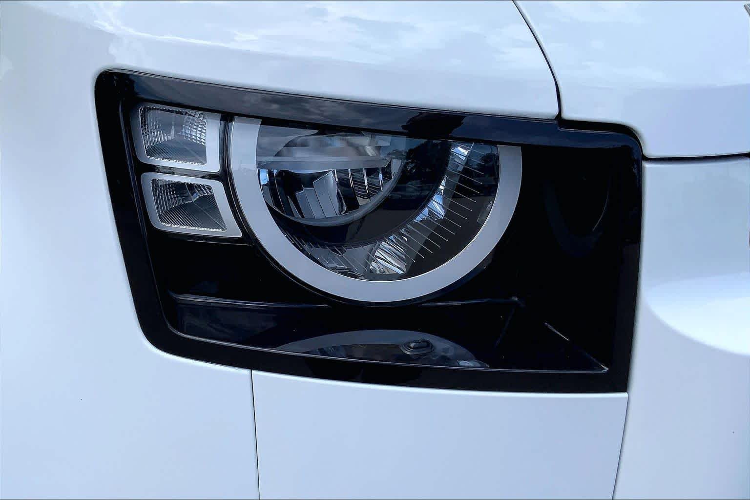 Used 2023 Fuji White Land Rover S image 25