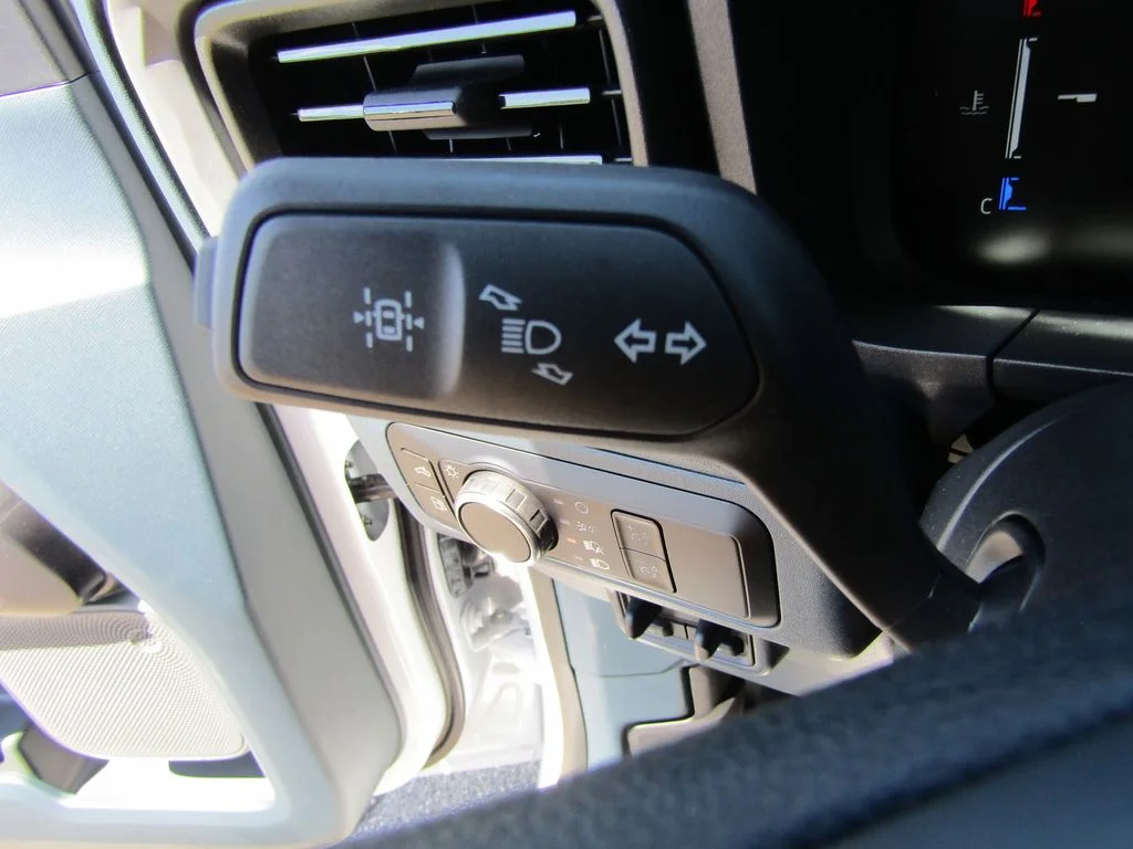 New 2026 Oxford White Ford XL image 31