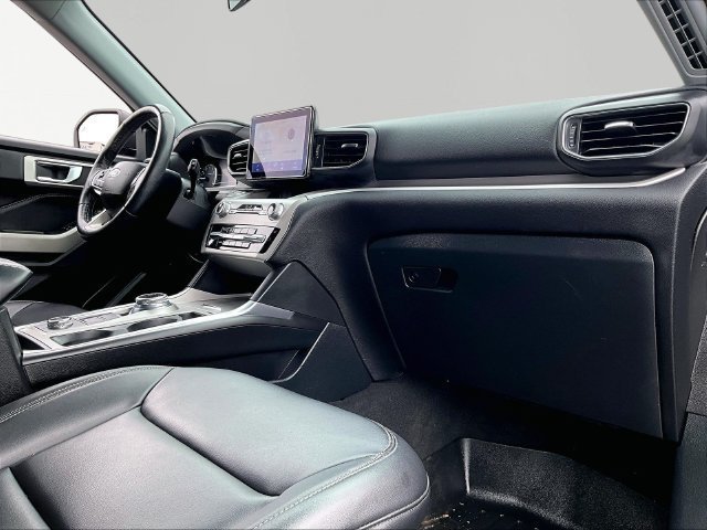 Used 2022 Black Metallic Ford XLT image 14