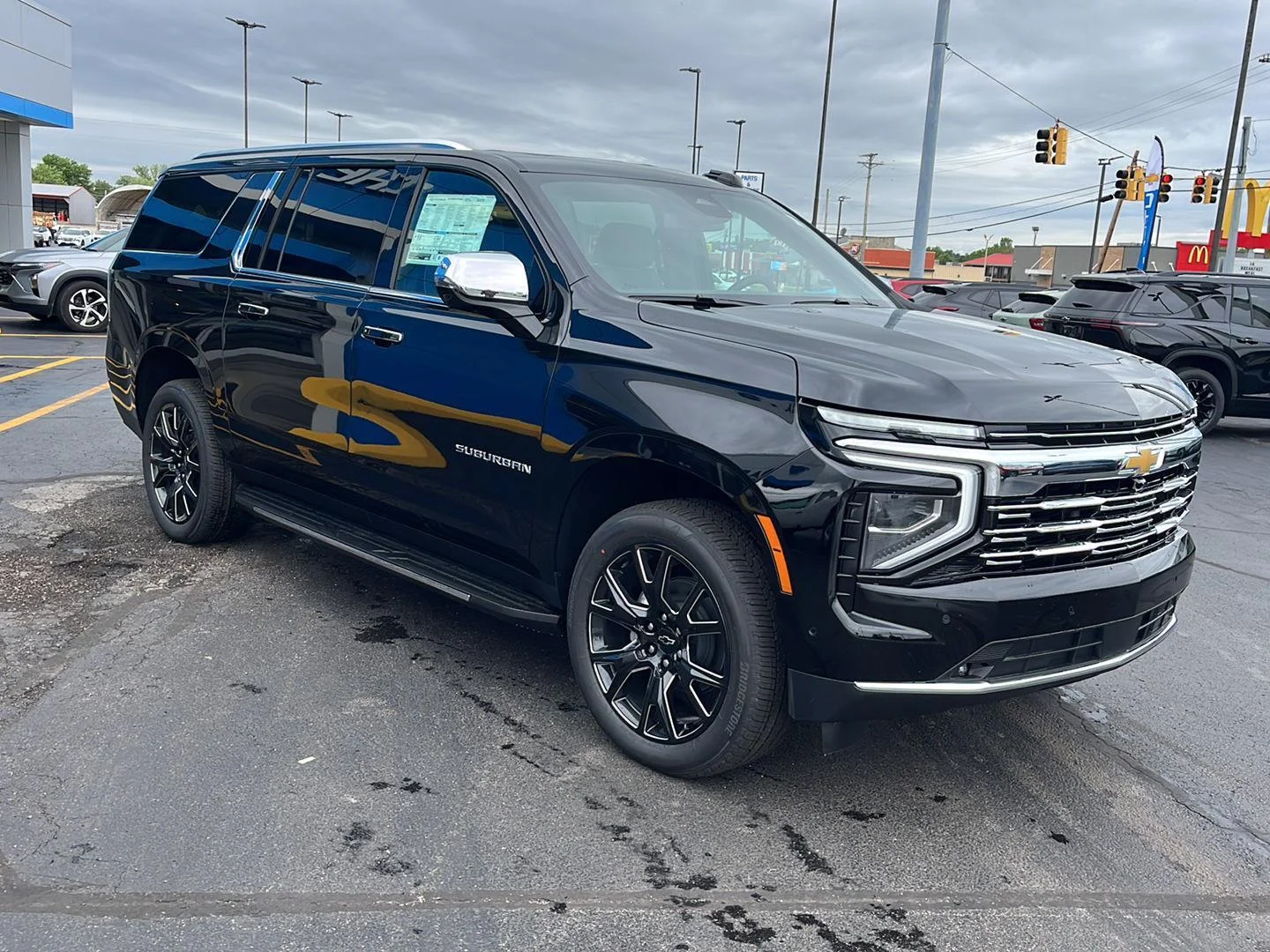 2026 Chevrolet Suburban Premier - Photo 8