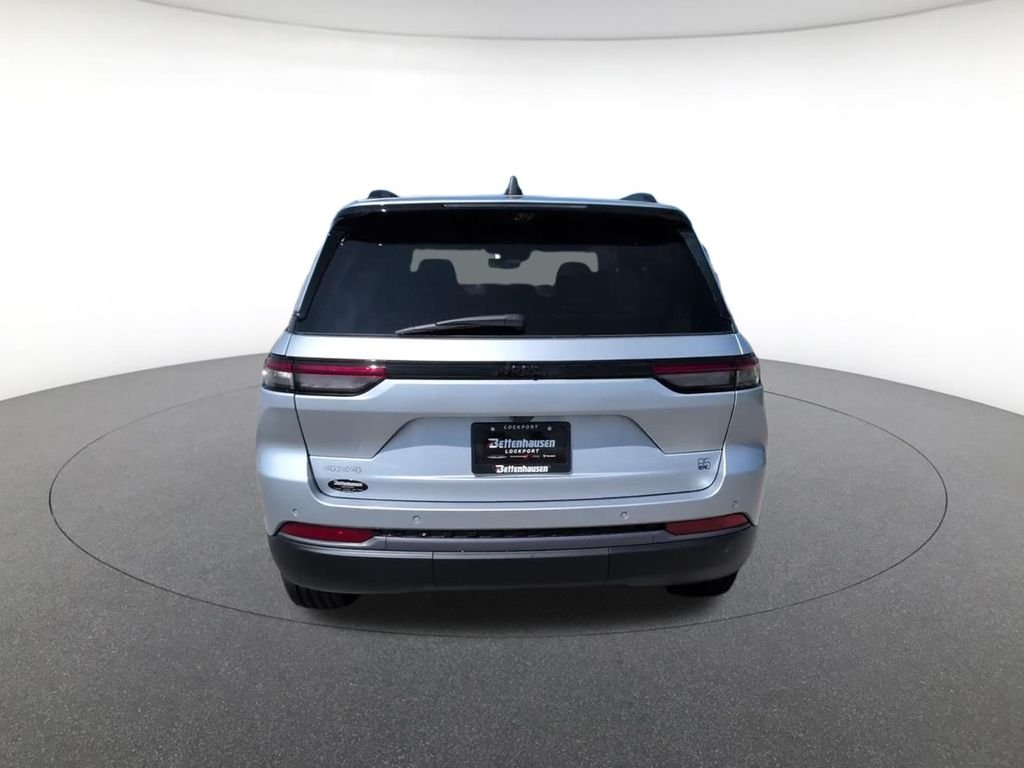 New 2026 Silver Zynith Jeep  image 5
