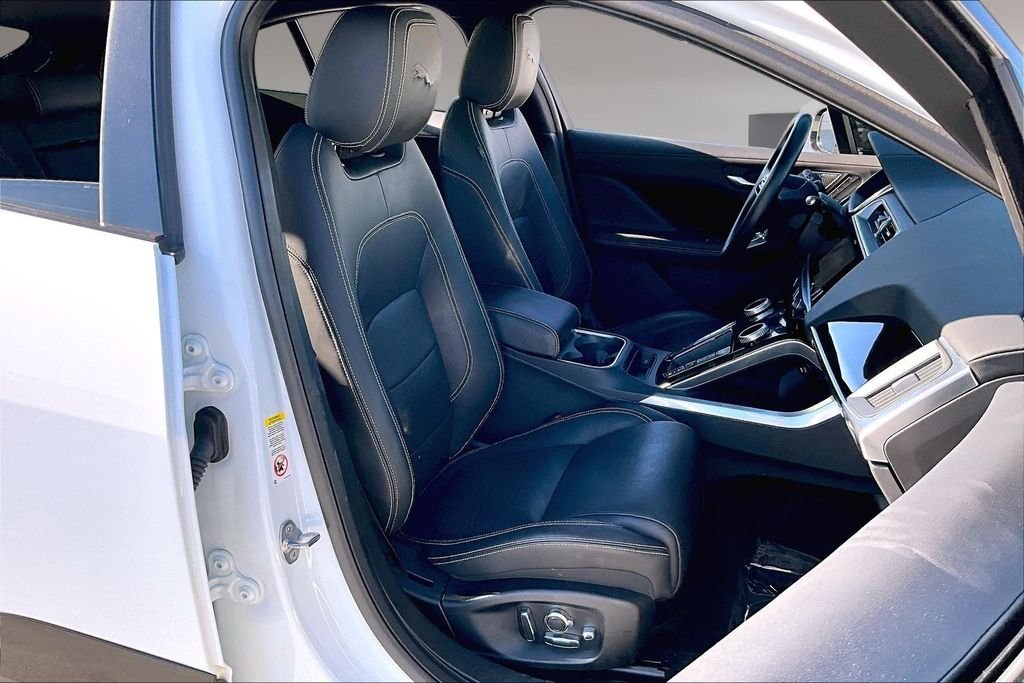 Used 2023 White Jaguar HSE image 27