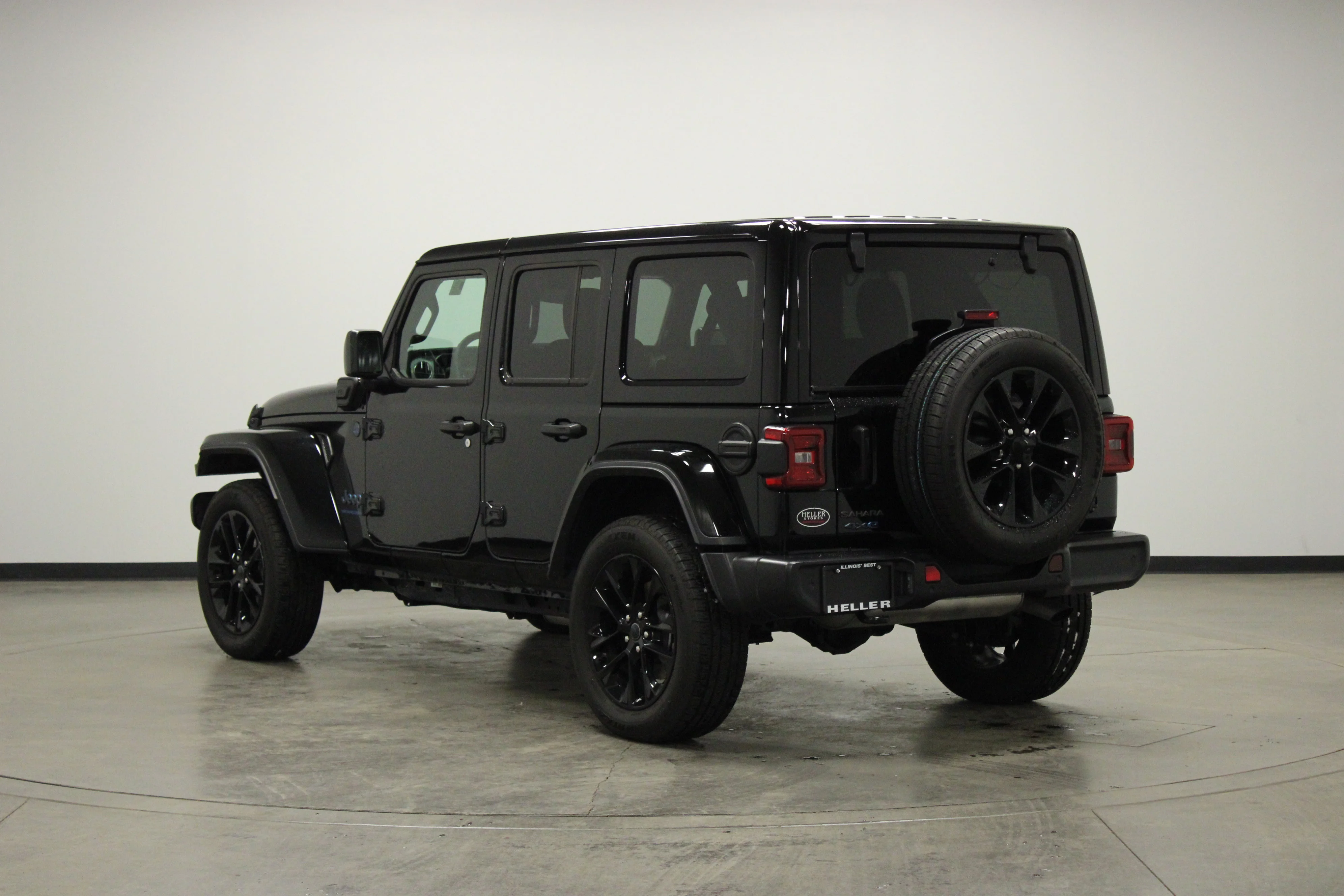 Used 2025 Black Clearcoat Jeep Sahara image 6