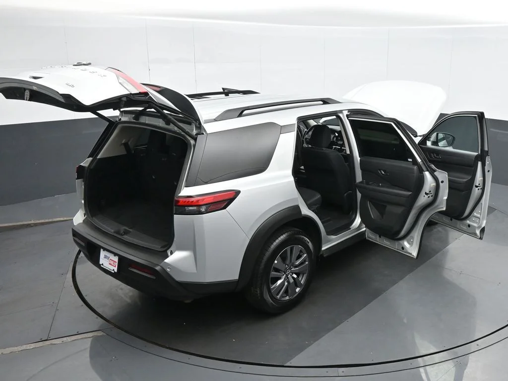 Used 2025 Silver Nissan SV image 40