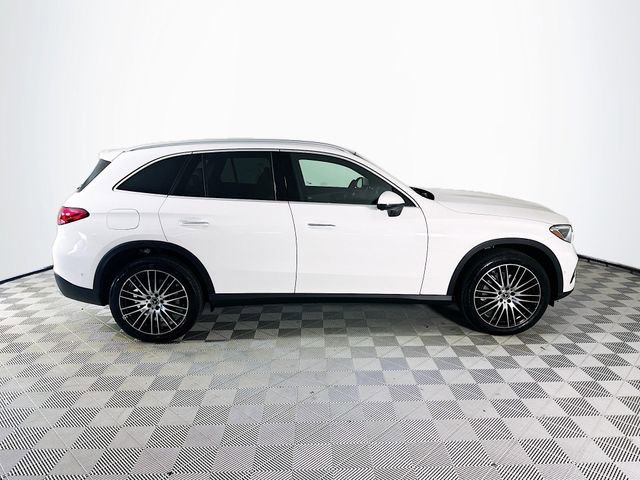New 2026 Polar White Mercedes-Benz GLC 300 image 39