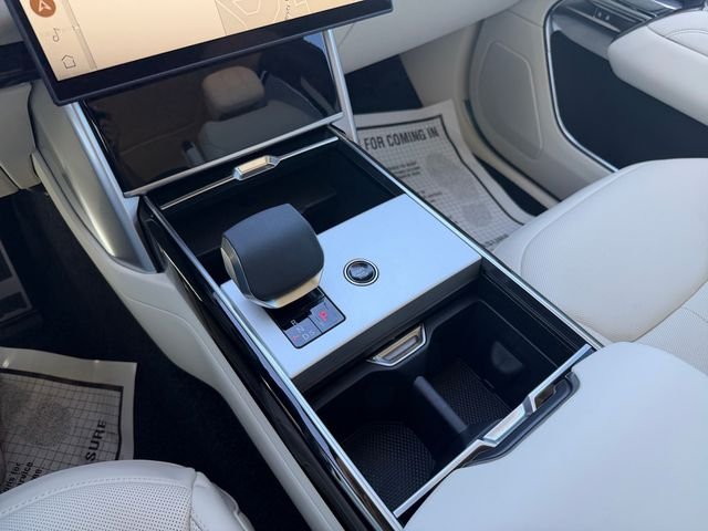 New 2026 Santorini Black Land Rover SE image 24