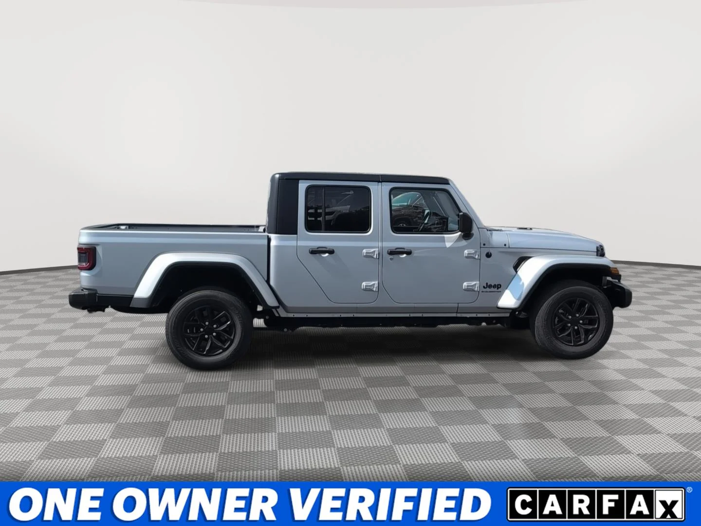 Used 2023 Silver Zynith Clearcoat Jeep Sport S image 5