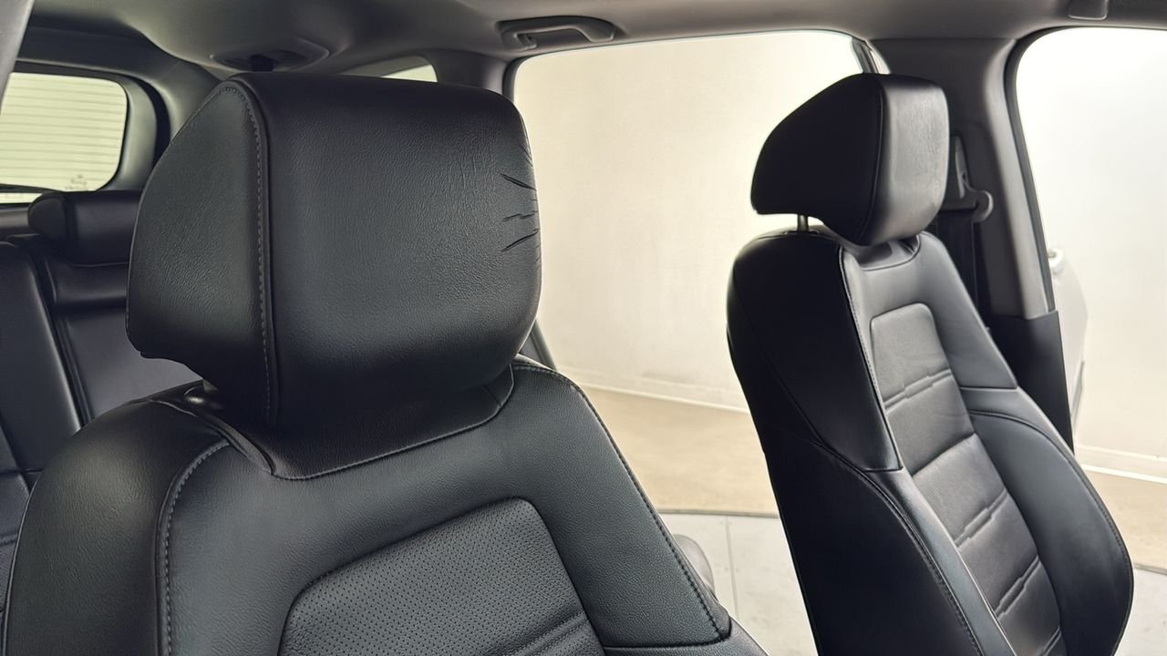 Used 2021 White Honda Touring image 19