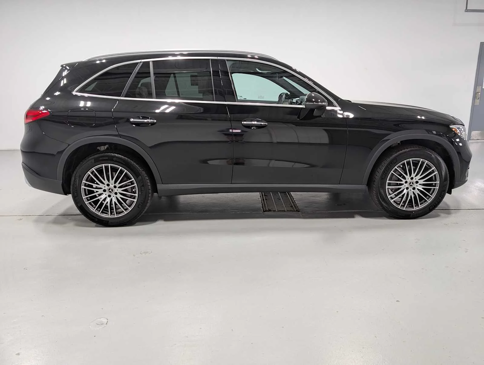 Used 2026  Mercedes-Benz GLC 300 image 7