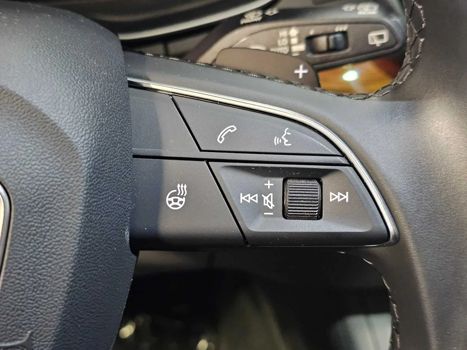2022 Audi Q5 45 Premium Plus's photo