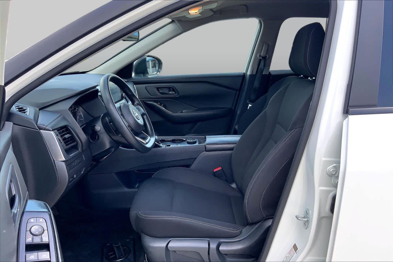 Used 2024 Glacier White Nissan S image 8