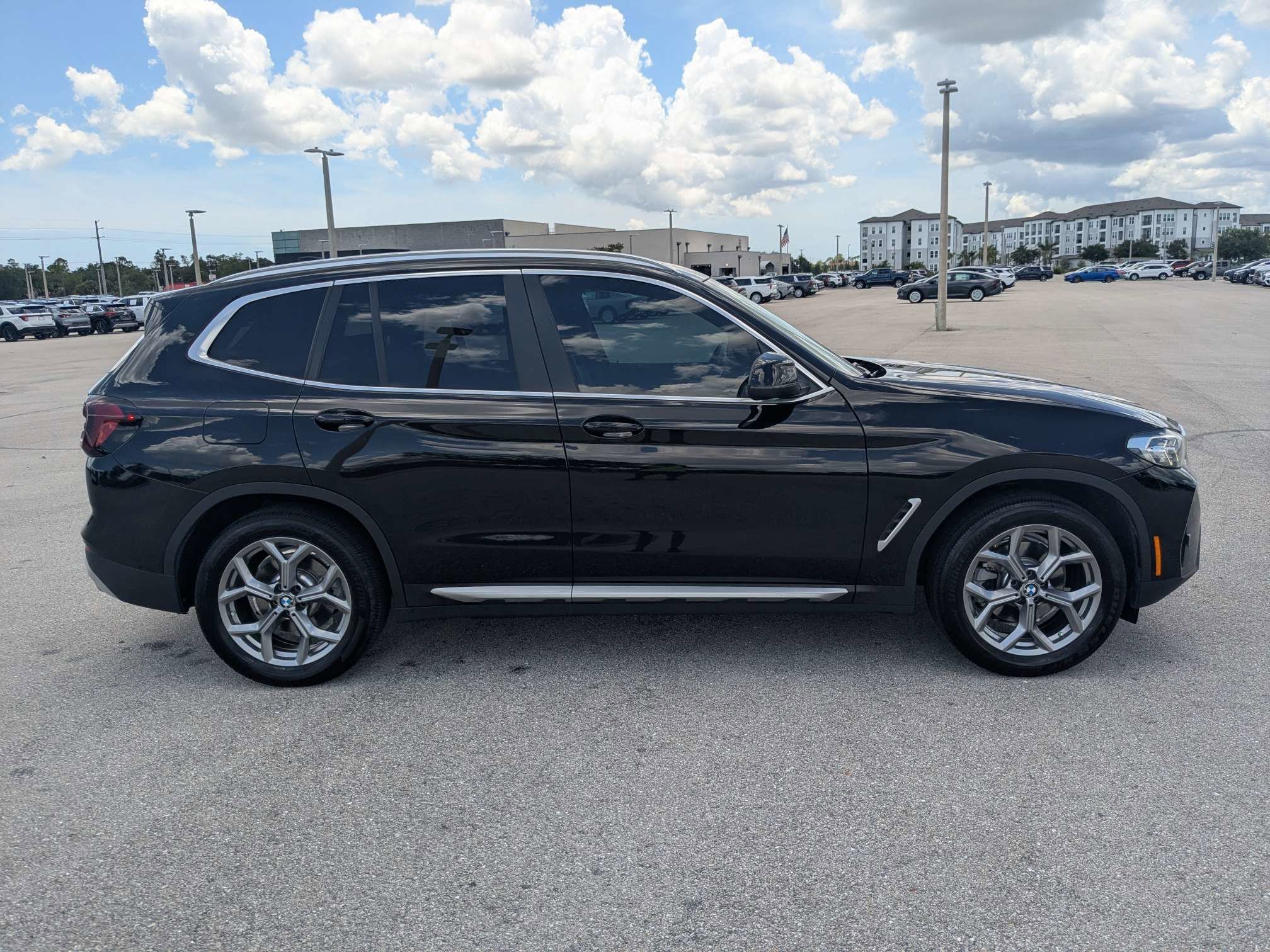 Used 2024 Jet Black BMW sDrive30i image 4
