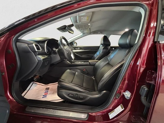 Used 2021 Red Nissan SV image 10