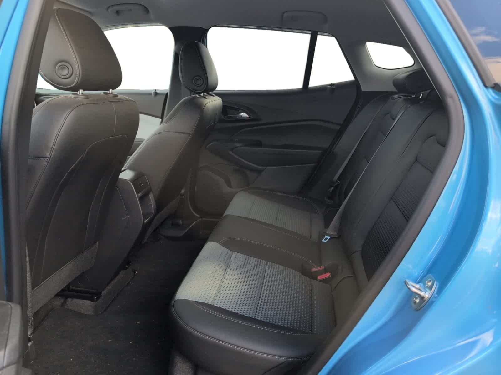 Used 2025 Marina Blue Metallic Chevrolet LT image 22