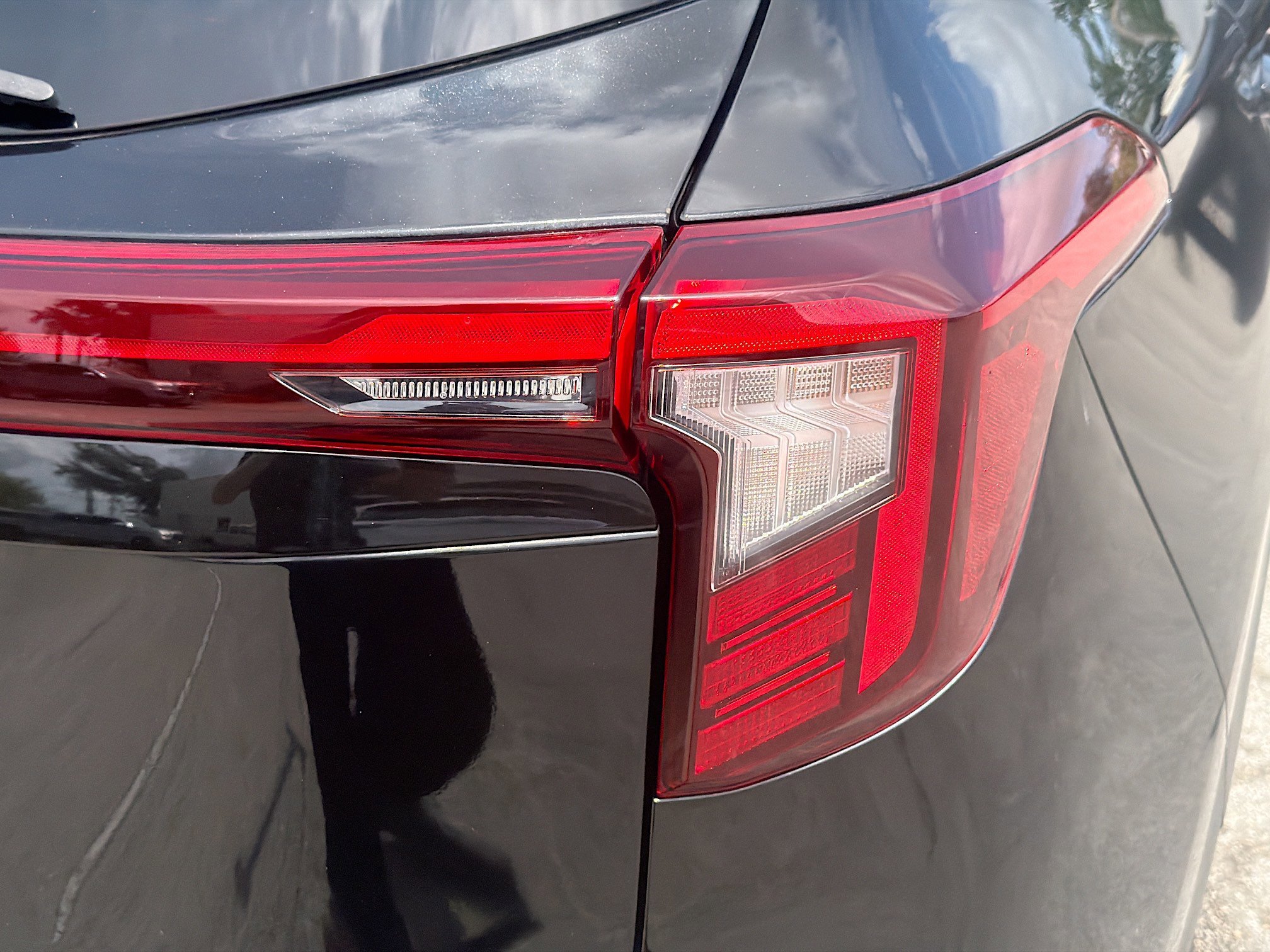 Used 2024 Fusion Black Kia S image 28