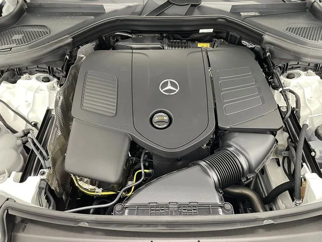 New 2027 White Mercedes-Benz GLC 300 image 14