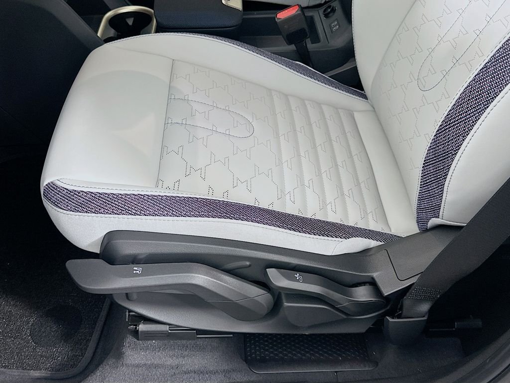 New 2027 White MINI Oxford Edition image 21