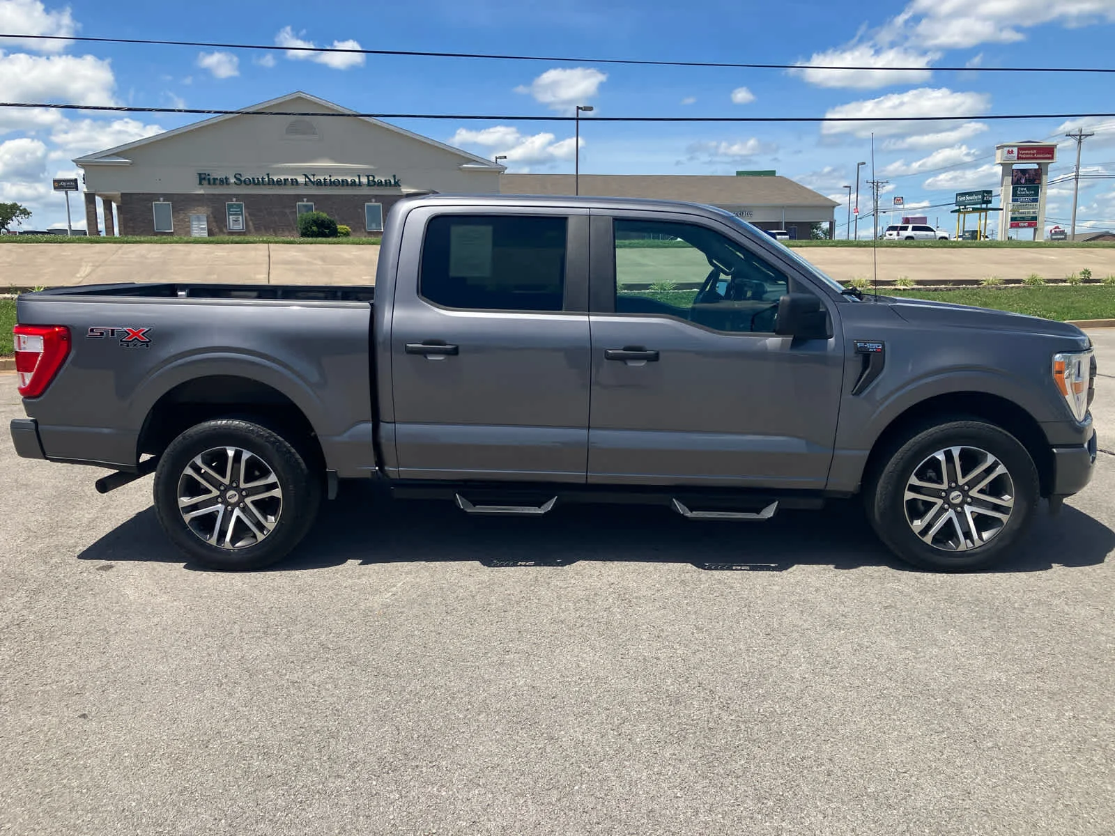 Used 2021 Carbonized Gray Metallic Ford XL image 8