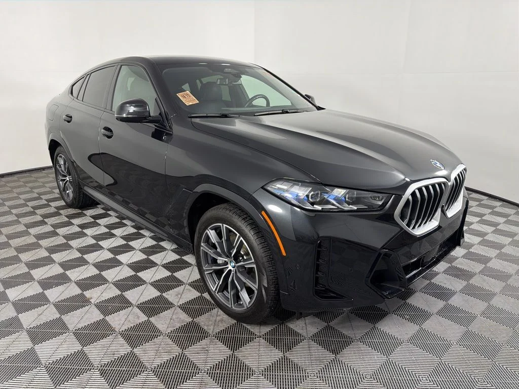 Used 2024 Black Sapphire Metallic BMW xDrive40i image 3