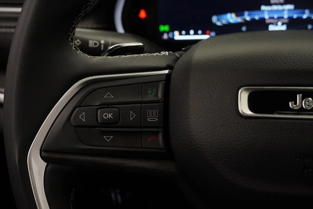 Used 2024 Black Jeep Limited image 31