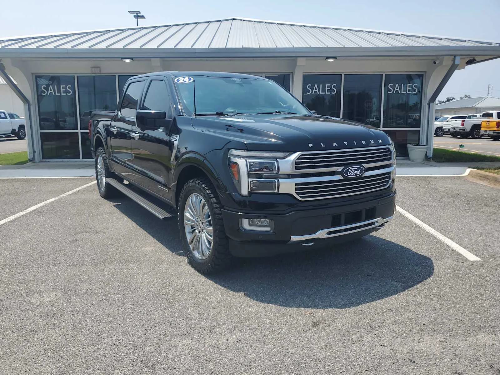 Used 2024  Ford Platinum image 8