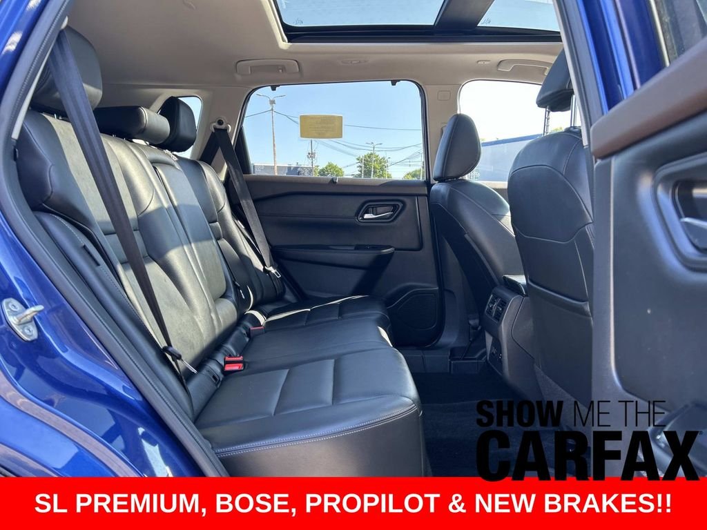 Used 2023 Blue Nissan SL image 18