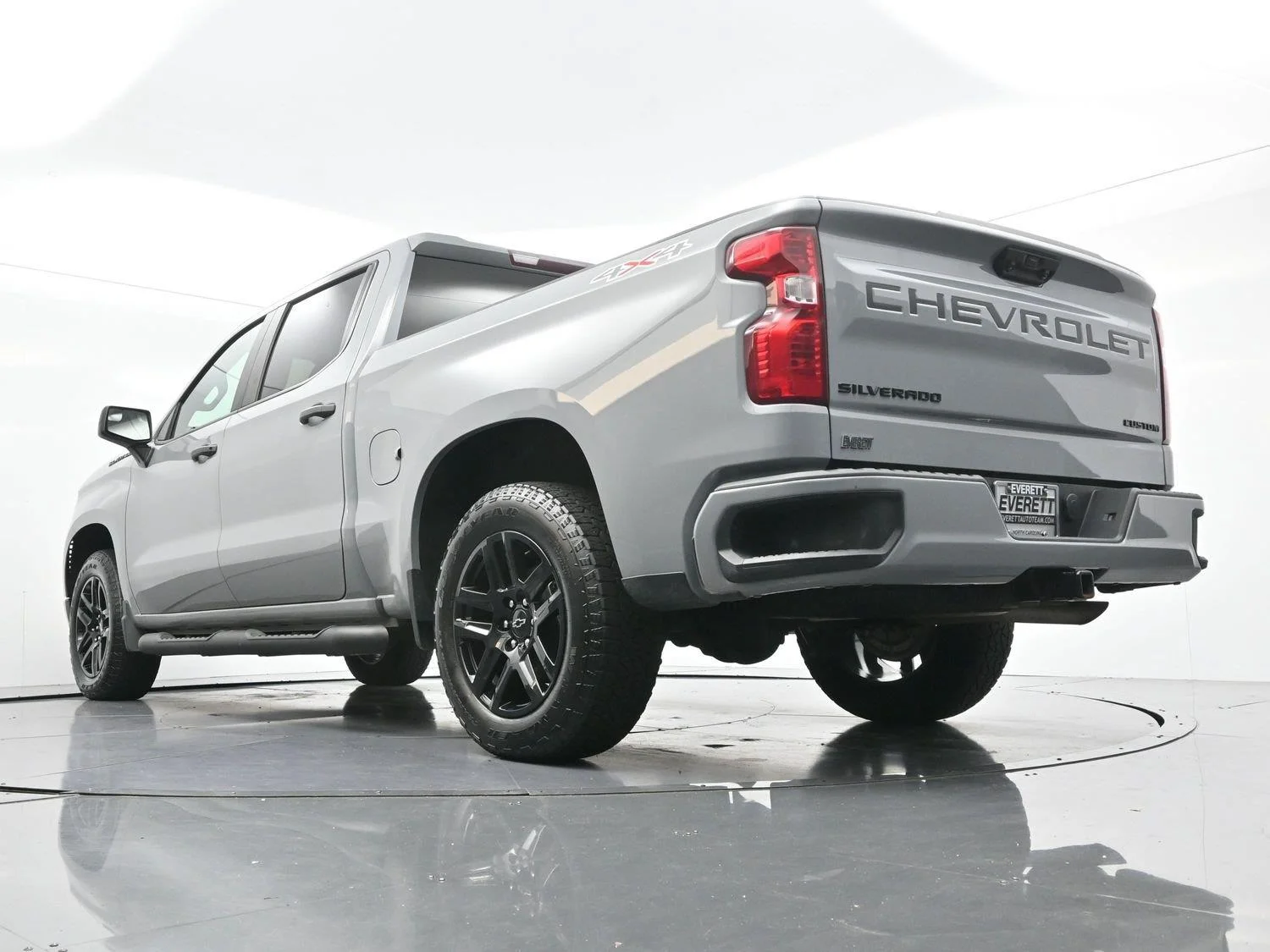 Used 2024 Slate Gray Metallic Chevrolet Custom image 44