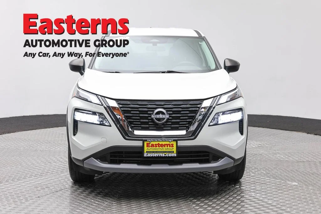 Used 2023 White Nissan S image 2