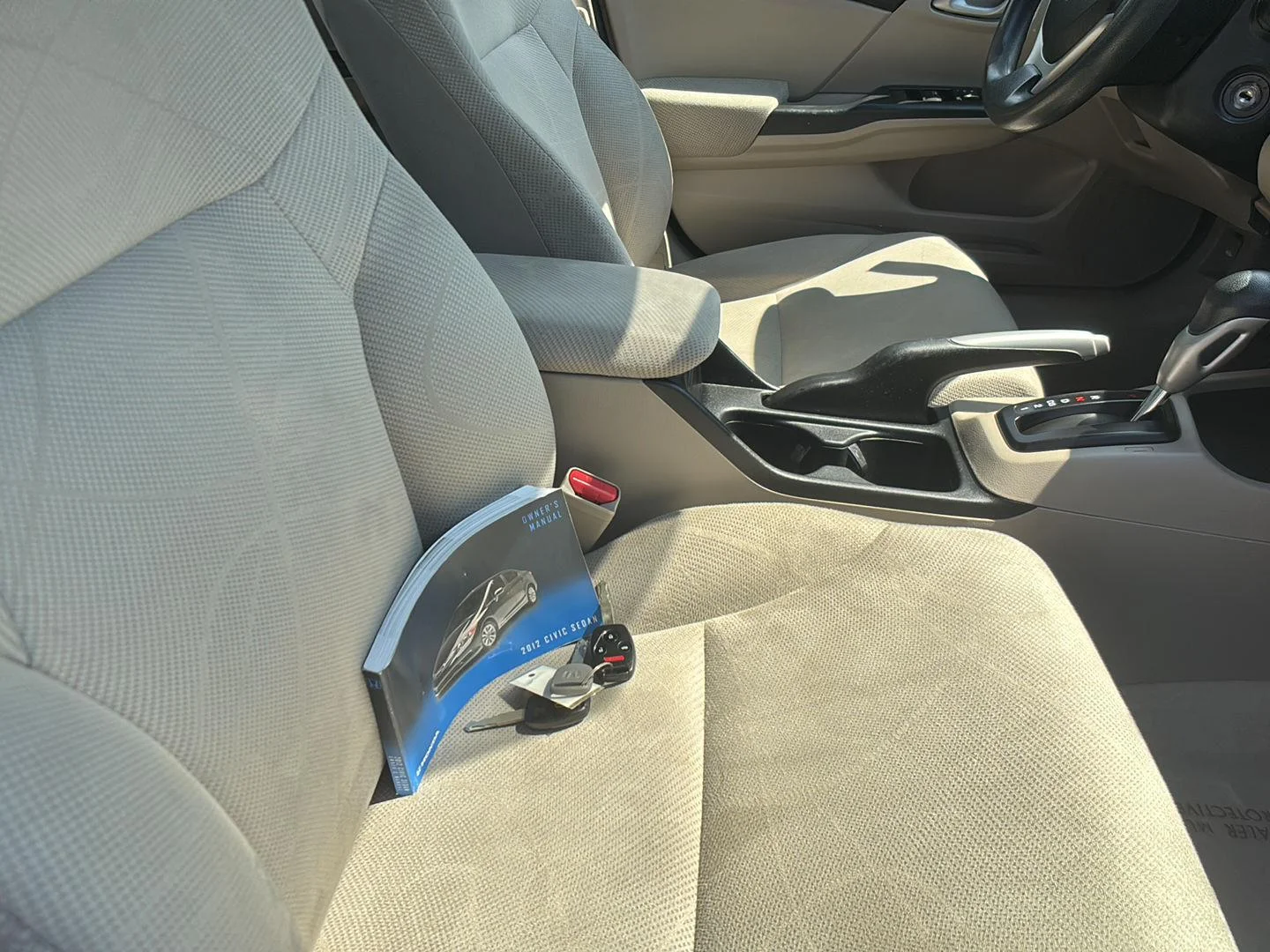 Used 2012 Urban Titanium Metallic Honda LX image 21