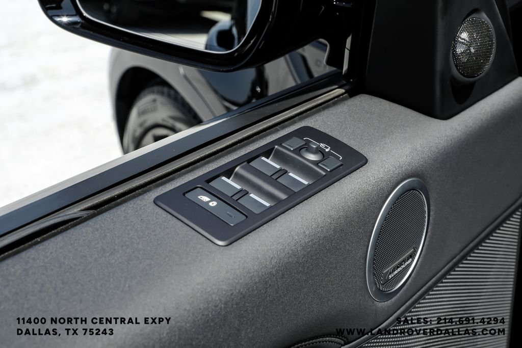 Used 2025 Black Land Rover S image 35