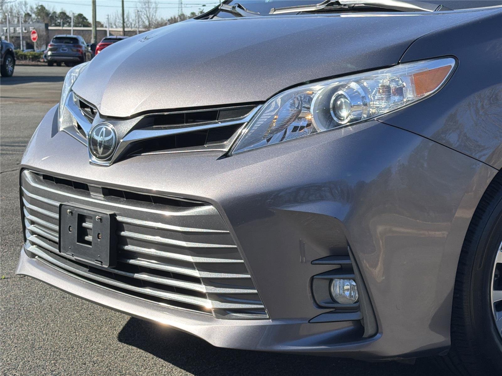 Used 2020 Predawn Gray Mica Toyota XLE image 37