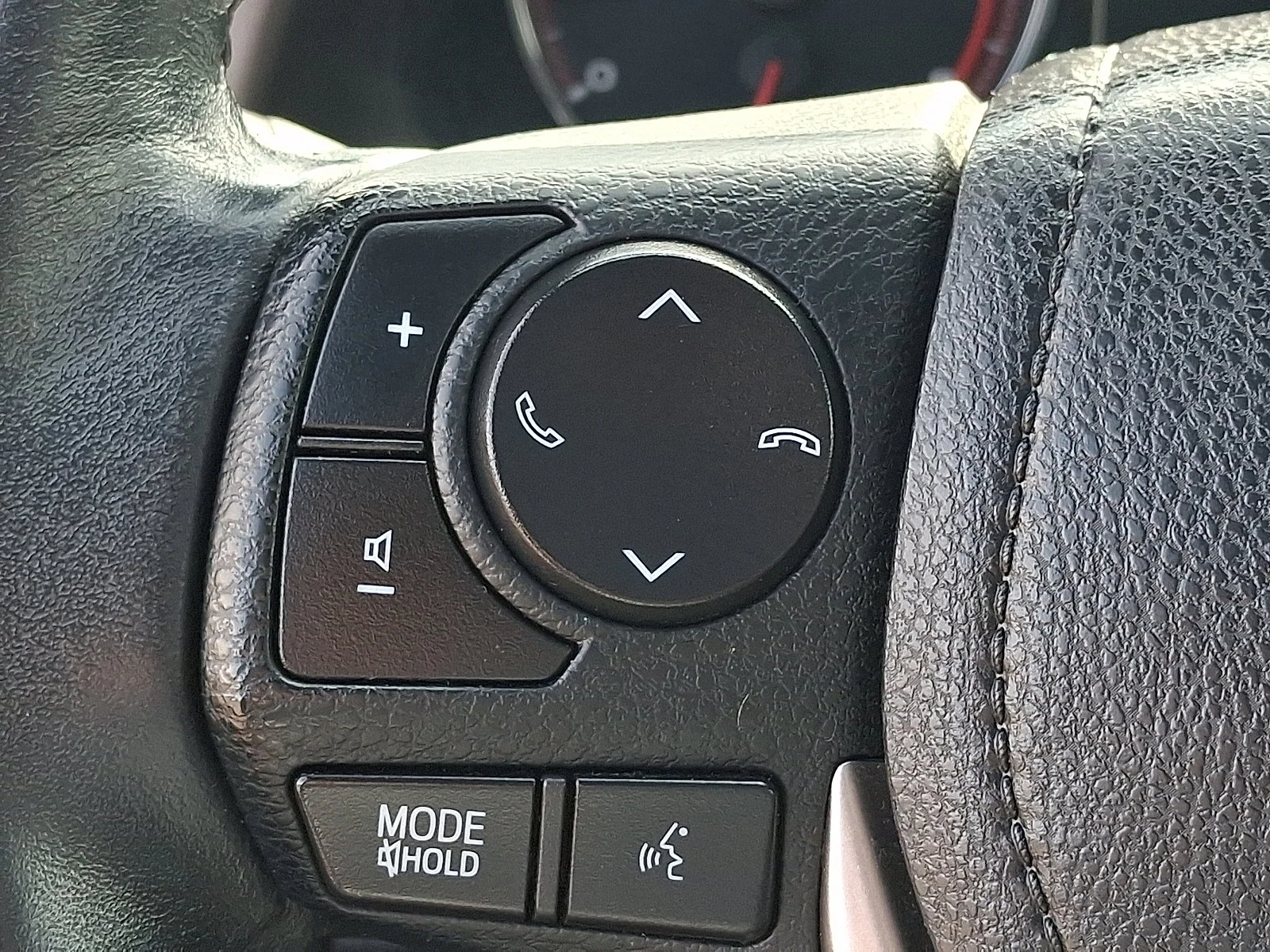 Used 2018 Magnetic Gray Metallic - 1G3 Toyota SE image 22