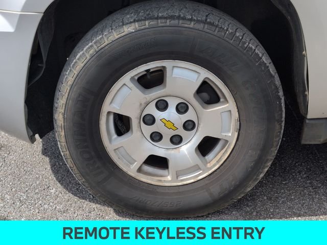 2010 Chevrolet Suburban LT - Photo 11