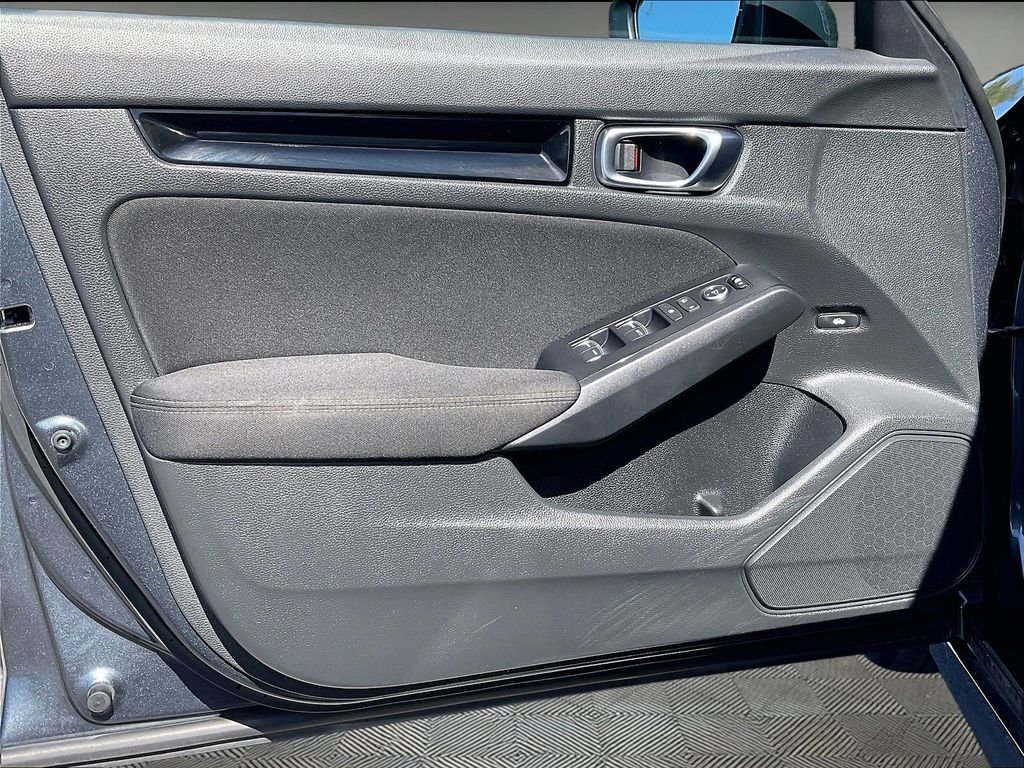 Used 2023 Black Honda EX image 9
