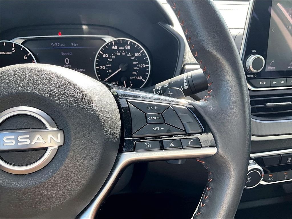 Used 2024 Silver Nissan 2.5 SR image 23