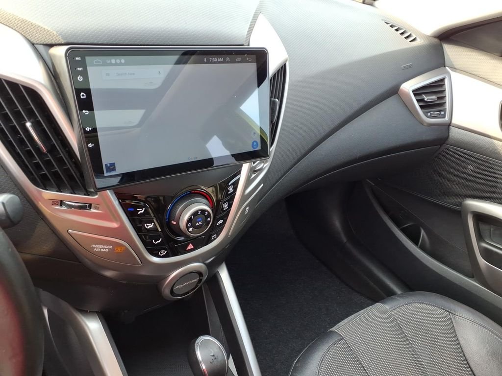 Used 2012 Electrolyte Green Hyundai Base image 4