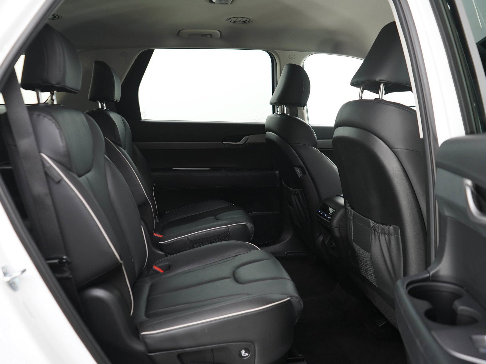 Used 2025 Hyper White Hyundai SEL AWD image 13
