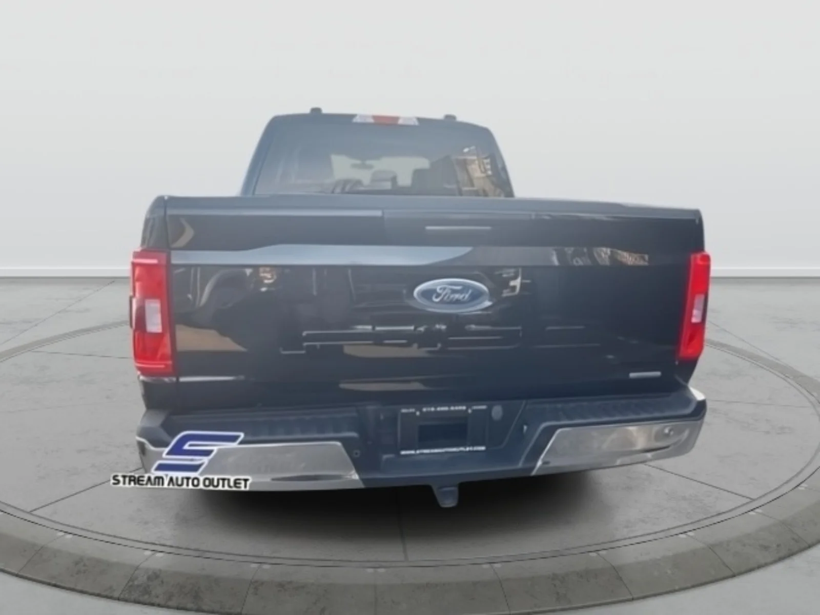 Used 2023 Black Ford XLT image 6