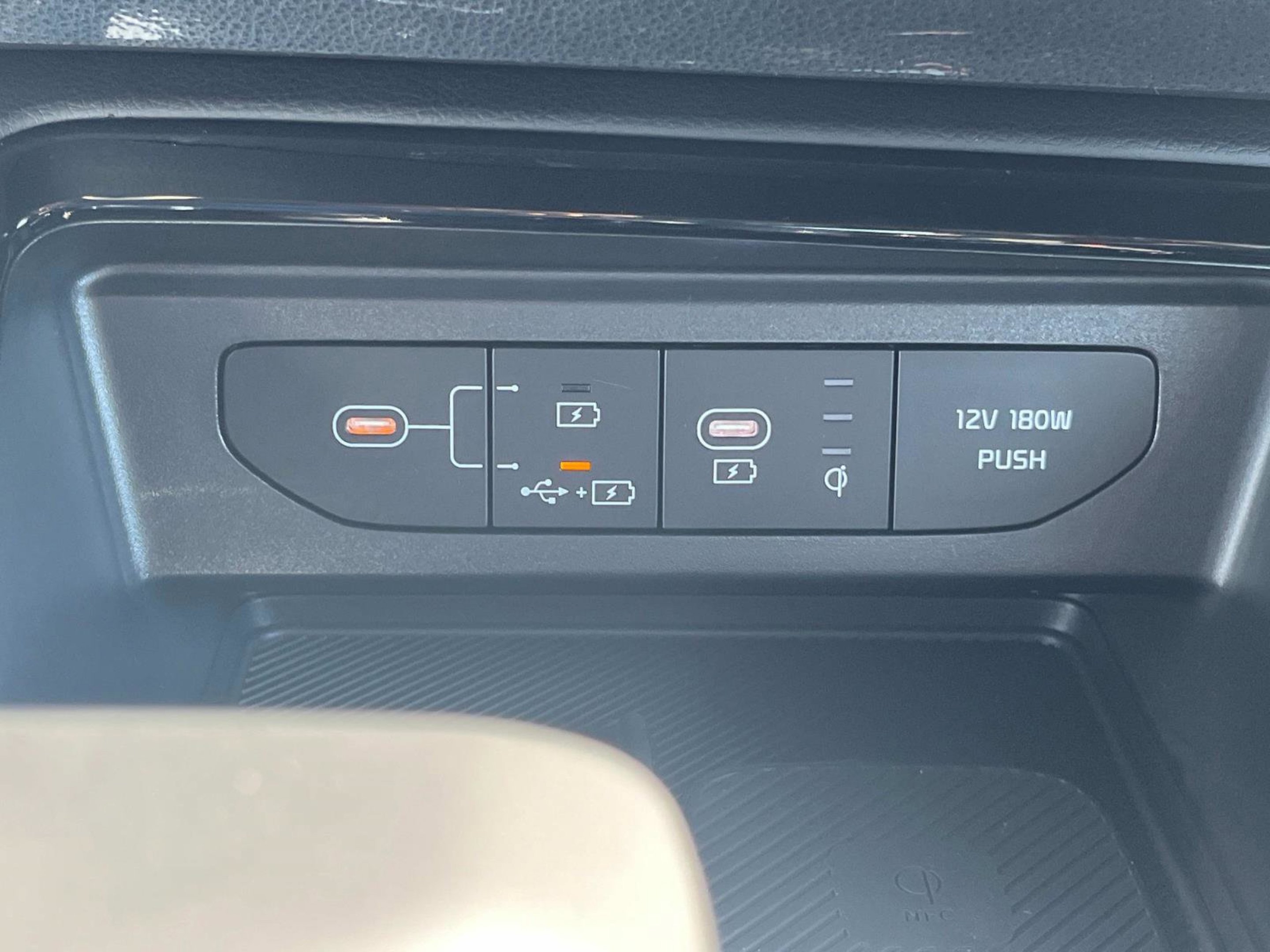 New 2026 Snow White Pearl Kia EX image 29
