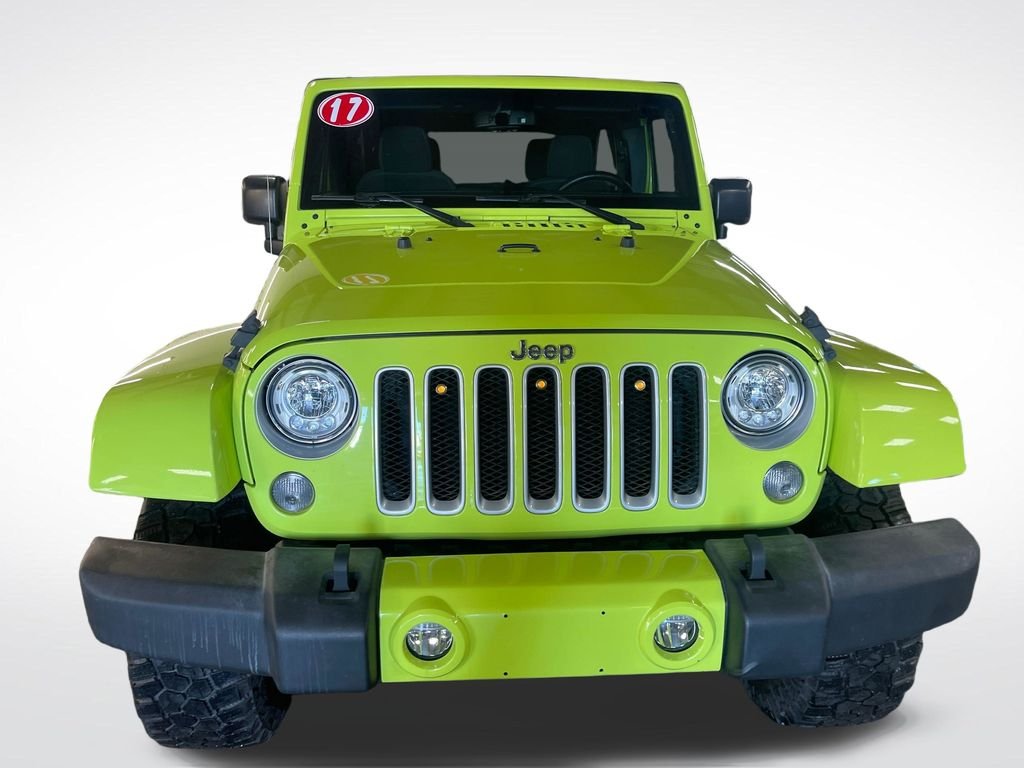 Used 2017 Green Jeep Unlimited Sahara image 9