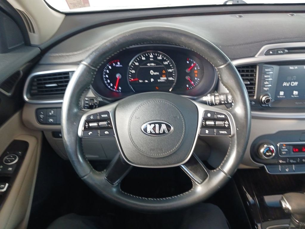 Used 2019 White Kia EX image 17